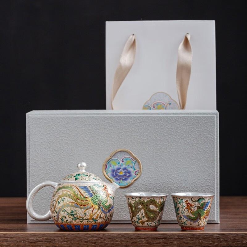 Qunrong Gilded Silver Dragon & Phoenix Gongfu Tea Set
Qunrong Gilded Silver Dragon & Phoenix Gongfu Tea Set