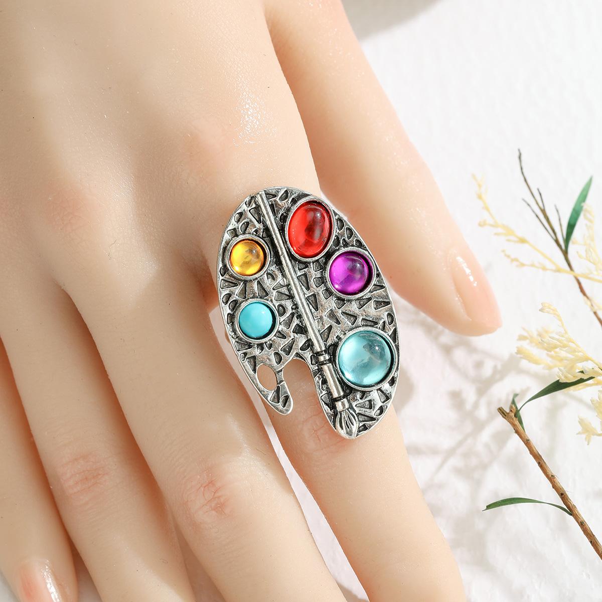 A Retro Palette Engraved Irregular Shape Design Ring Inlaid with Colorful Synthetic Gemstone Ring resizable
A Retro Palette Engraved Irregular Shape Design Ring Inlaid with Colorful Synthetic Gemstone Ring resizable