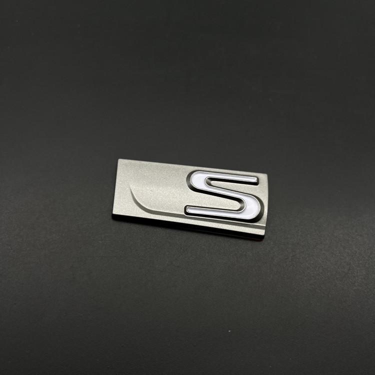 Suitable for Lexus RX300 ISCT ES NX300 Sport F-SPORT stickers, tail logo side logo
Suitable for Lexus RX300 ISCT ES NX300 Sport F-SPORT stickers, tail logo side logo