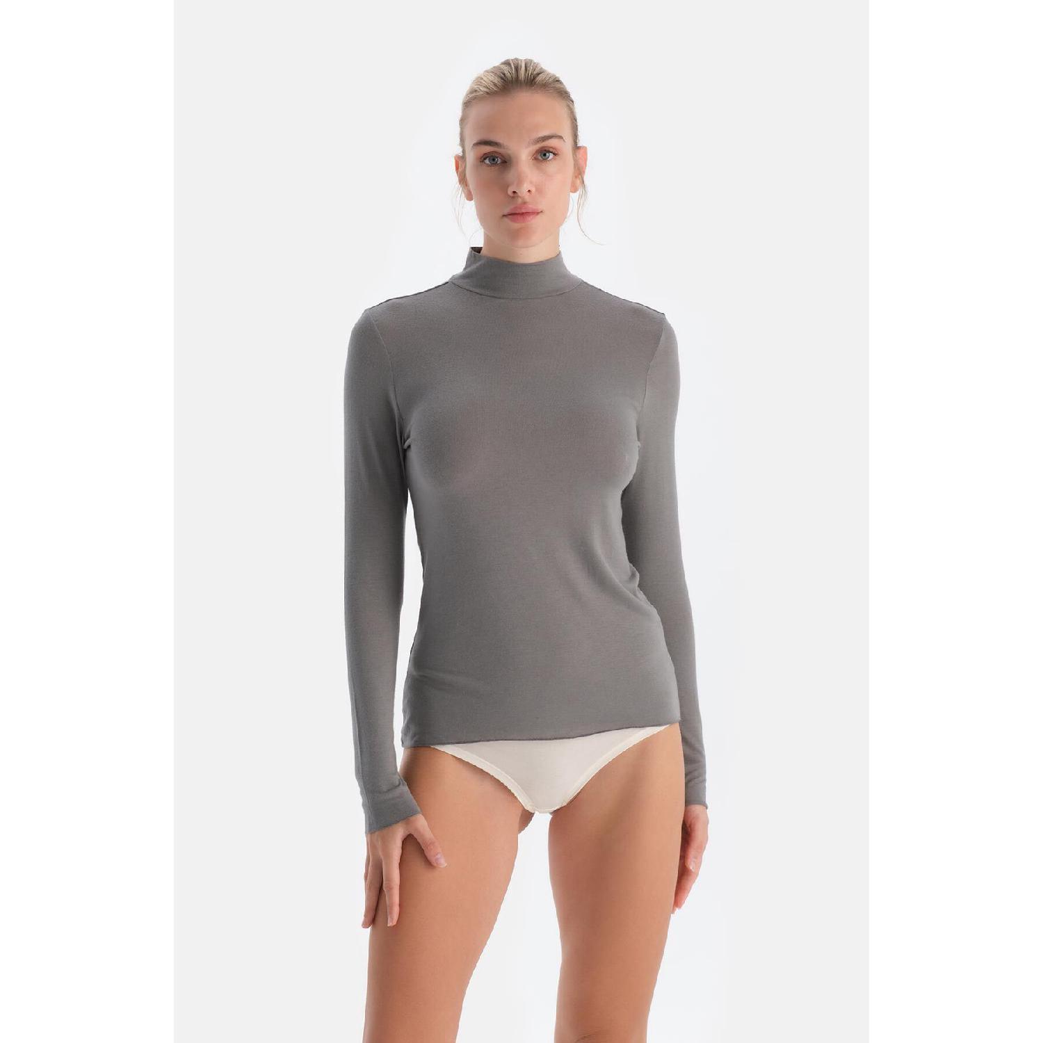 Темно-серый топ из модального кашемира с длинными рукавами и воротником 5118kc S серый
Темно-серый топ из модального кашемира с длинными рукавами и воротником 5118kc S серый