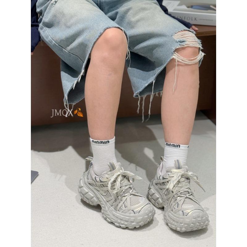 Durian sole dad shoes women s autumn new leather mesh breathable versatile sports shoes running shoes 39 бежевий
Durian sole dad shoes women s autumn new leather mesh breathable versatile sports shoes running shoes 39 бежевий