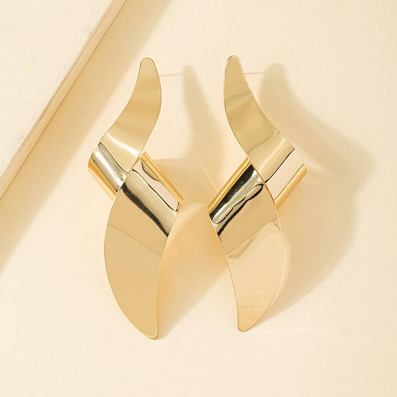 Трендовый наряд с текстурой в виде спирали - Стиль знаменитости
Трендовый наряд с текстурой в виде спирали - Стиль знаменитости