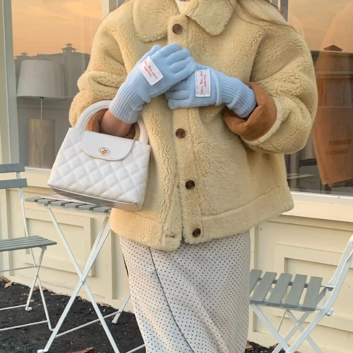 Корейская версия модного тренда универсальные высококачественные женские сумки ромбовидная сетка маленькая ароматическая цепочка маленькая сумка модная сумка
Корейская версия модного тренда универсальные высококачественные женские сумки ромбовидная сетка маленькая ароматическая цепочка маленькая сумка модная сумка