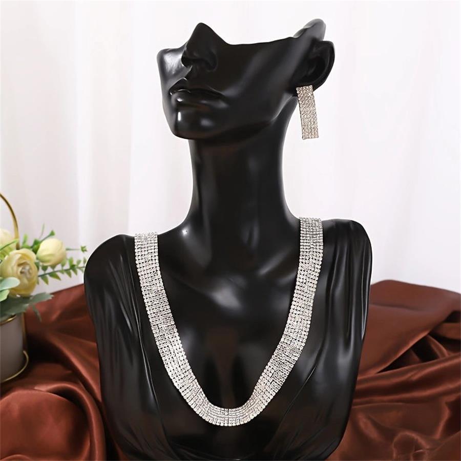 Super Luxury Claw Chain Multi-Row Necklace Earrings Set Dress Wedding Dress Versatile Accessories Factory срібний
Super Luxury Claw Chain Multi-Row Necklace Earrings Set Dress Wedding Dress Versatile Accessories Factory срібний