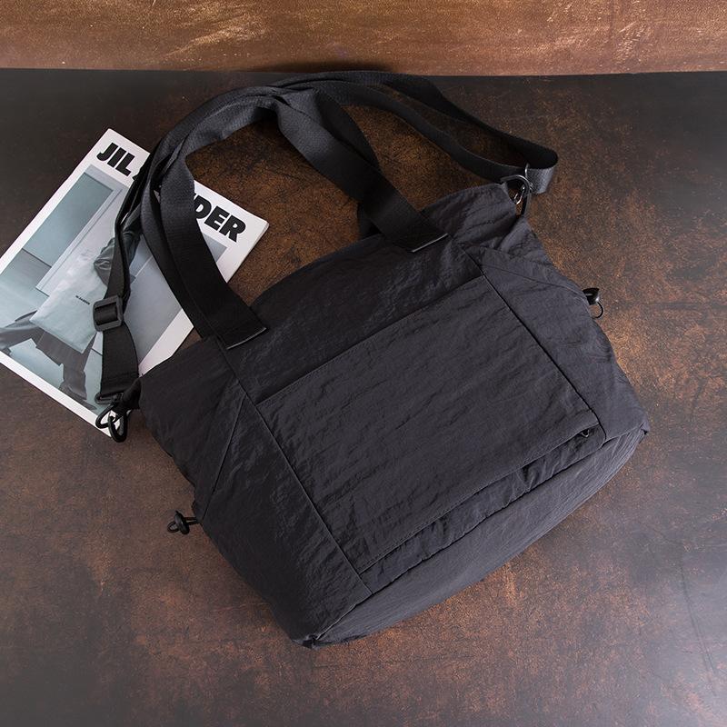 Tote Bag for Men and Women Casual Simple and Versatile Crossbody Bag Large-capacity Single-shoulder Schoolbag чорний
Tote Bag for Men and Women Casual Simple and Versatile Crossbody Bag Large-capacity Single-shoulder Schoolbag чорний