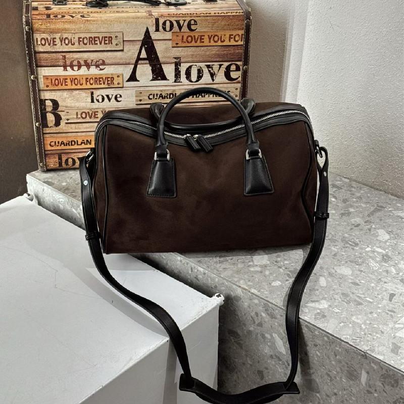 2025 New Retro Matte Faux Suede Boston Handbag Large Capacity Single-shoulder Bag Women s Daily Commuter Tote Bag Autumn Winter
2025 New Retro Matte Faux Suede Boston Handbag Large Capacity Single-shoulder Bag Women s Daily Commuter Tote Bag Autumn Winter