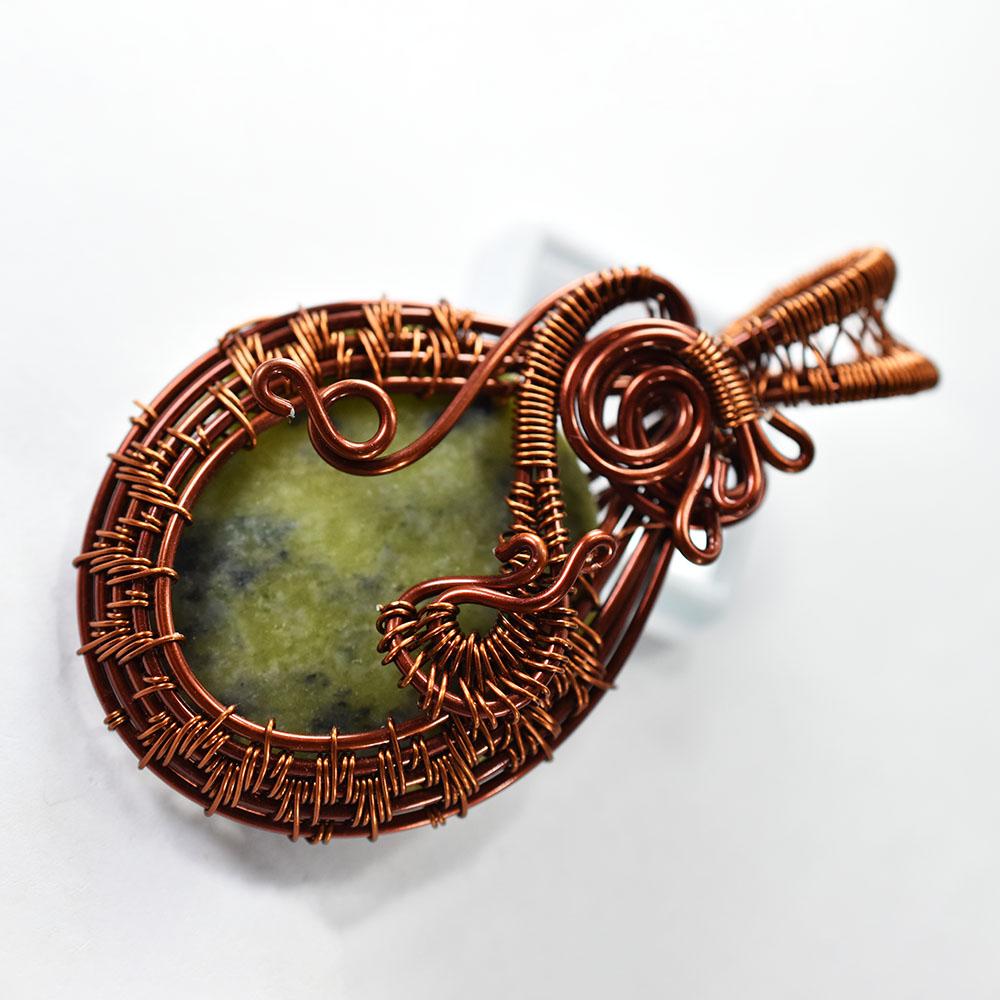 121 Ct Natural Chrysoprase Gemstone Wire Wrapped Pendant Copper Jewelry For Her 74.3 mm approx. зелений
121 Ct Natural Chrysoprase Gemstone Wire Wrapped Pendant Copper Jewelry For Her 74.3 mm approx. зелений