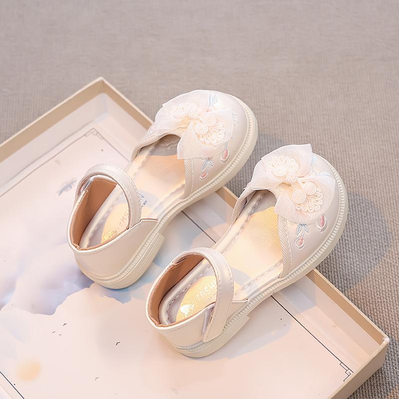 Girls Chinese Style Embroidered Flower Princess Shoes 26 бежевий
Girls Chinese Style Embroidered Flower Princess Shoes 26 бежевий