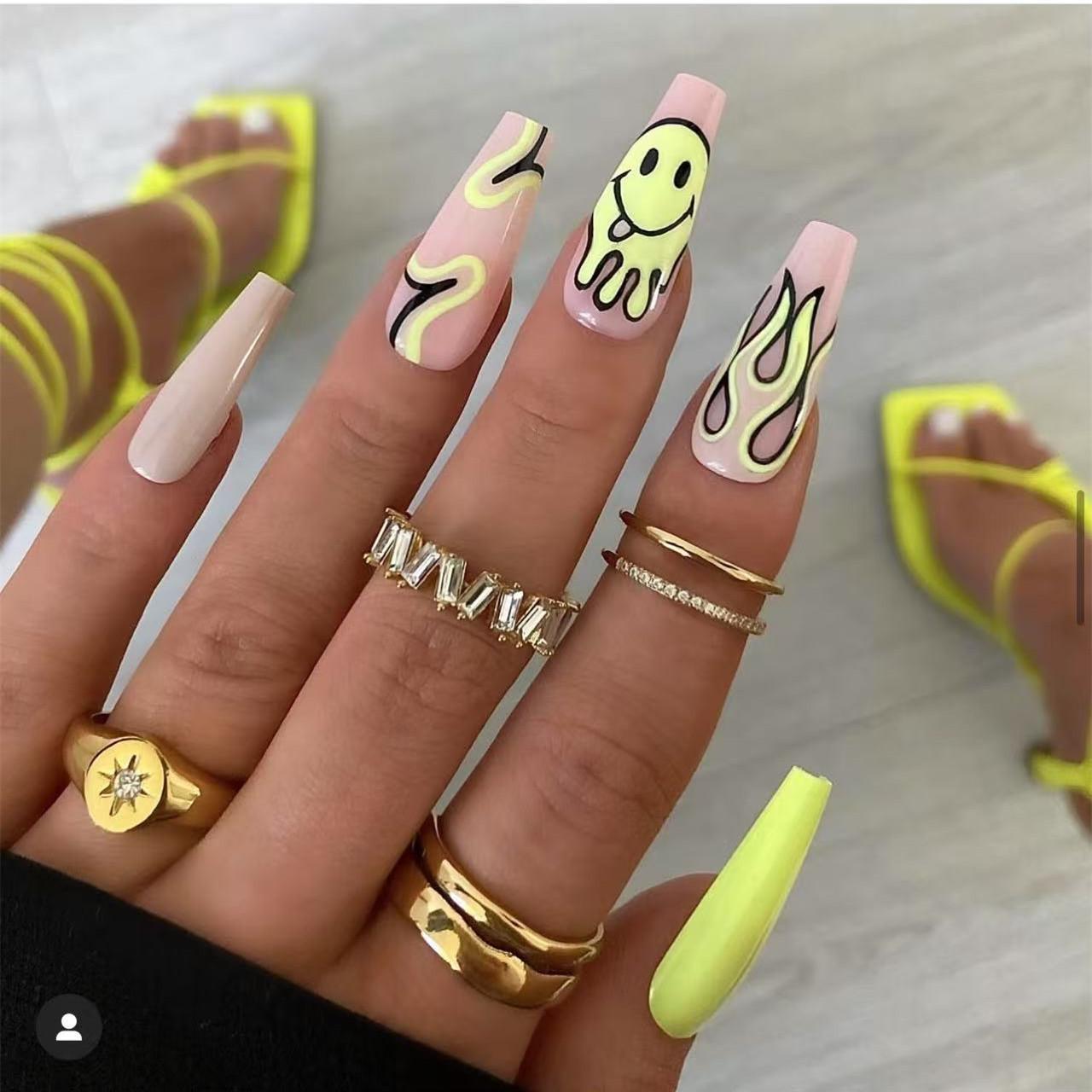 Trendy European & American Style Smiley Face Flame Coffin Nails - Long, Removable & Wearable Nail Art for Spring/Summer.
Trendy European & American Style Smiley Face Flame Coffin Nails - Long, Removable & Wearable Nail Art for Spring/Summer.