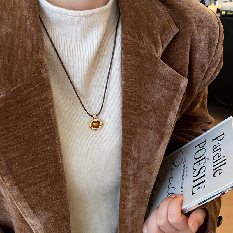 Винтажное ожерелье «Тигровый глаз» - Коричневый круглый кулон для осенне-зимней моды, Элегантная женская цепочка для свитера во французском стиле
Винтажное ожерелье «Тигровый глаз» - Коричневый круглый кулон для осенне-зимней моды, Элегантная женская цепочка для свитера во французском стиле