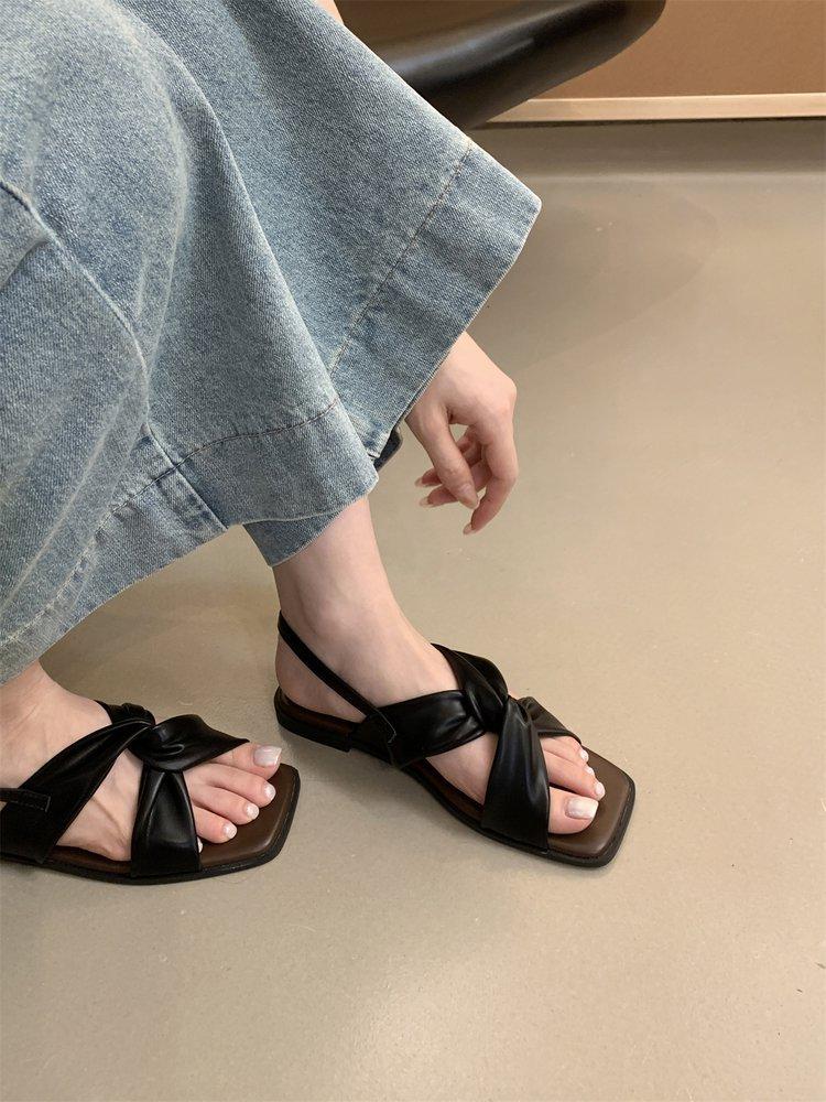 Римские сандалии на плоской подошве женские 2025 новая летняя обувь для ношения с юбкой, фея, мягкая подошва, для морского отдыха, пляжная обувь 35