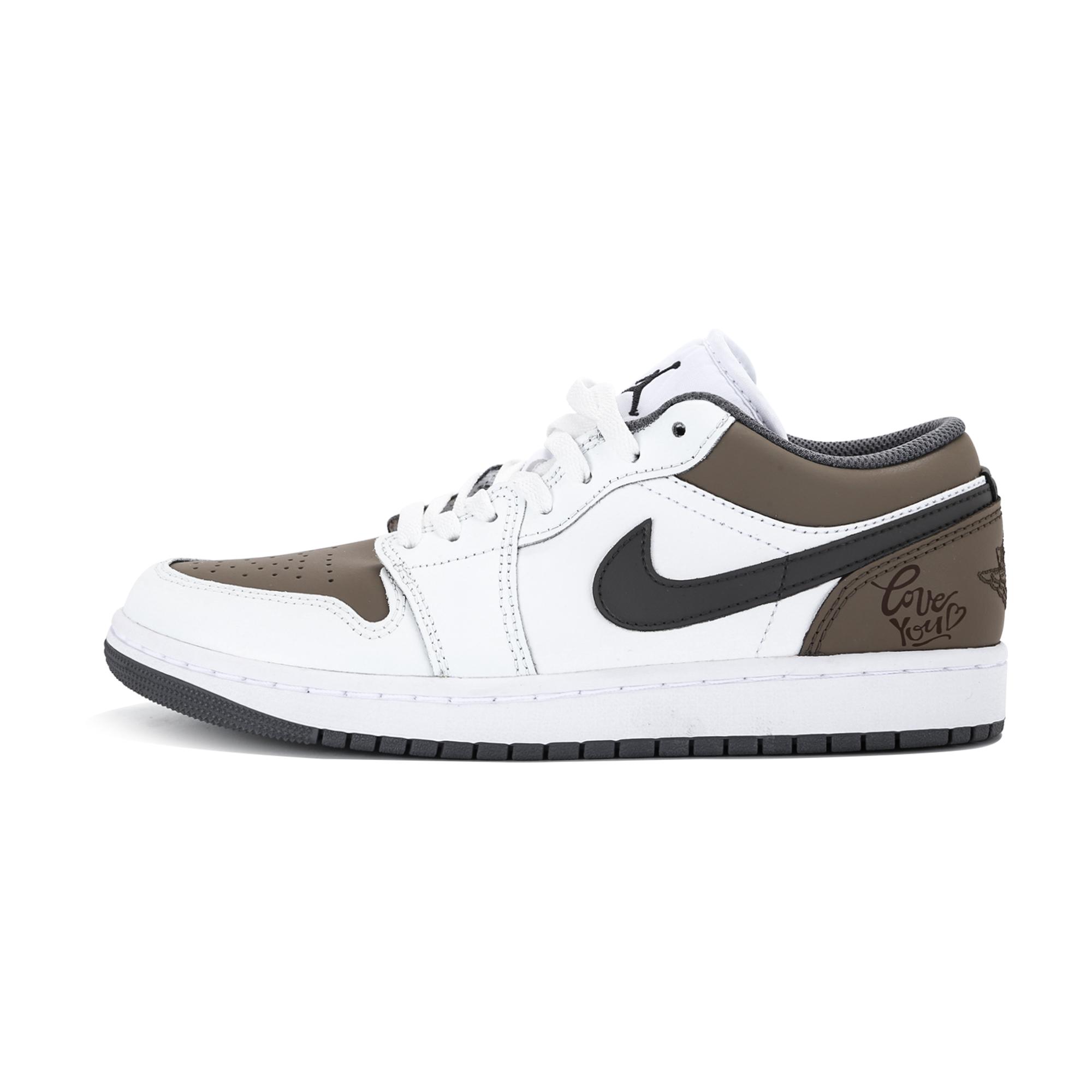 Jordan Air Jordan 1 Abrasion Resistant Abrasion Resistant Low top Vintage Basketball Shoes Unisex White 553558-152(Team578-) 40.5
Jordan Air Jordan 1 Abrasion Resistant Abrasion Resistant Low top Vintage Basketball Shoes Unisex White 553558-152(Team578-) 40.5