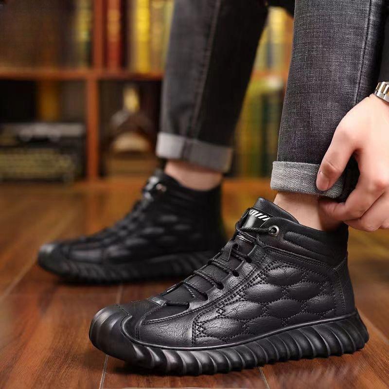 Winter new men s shoes velvet warm cold leather casual shoes high top snow cotton shoes soft sole thickened shoes 39 чорний
Winter new men s shoes velvet warm cold leather casual shoes high top snow cotton shoes soft sole thickened shoes 39 чорний