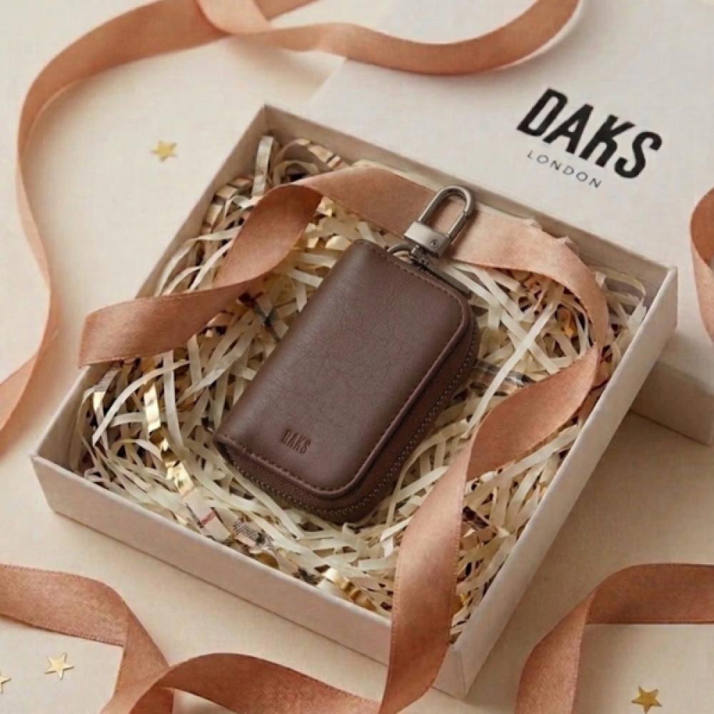 Daks Brown Embossed Logo Cowhide Key Holder Dbho6e760w3 Single option
Daks Brown Embossed Logo Cowhide Key Holder Dbho6e760w3 Single option