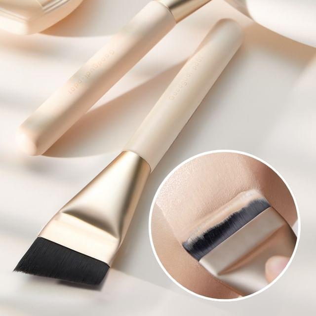 Lactacia - Angled Flat Foundation Brush Type 02 & Gold
Lactacia - Angled Flat Foundation Brush Type 02 & Gold