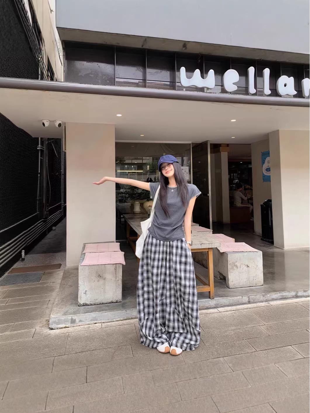 2026 Vintage Grey Flutter Sleeve Crop Top & Plaid Wide-Leg Pants Set Small
2026 Vintage Grey Flutter Sleeve Crop Top & Plaid Wide-Leg Pants Set Small