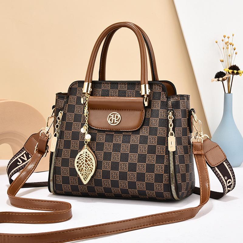 Bag women s 2025 new trendy versatile diagonal span large capacity shoulder crossbody portable women s bag
Bag women s 2025 new trendy versatile diagonal span large capacity shoulder crossbody portable women s bag