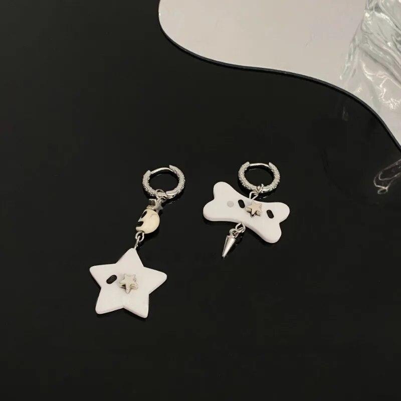 Новая мода асимметричная пряжка для ушей со звездой и черепом для женщин
Новая мода асимметричная пряжка для ушей со звездой и черепом для женщин