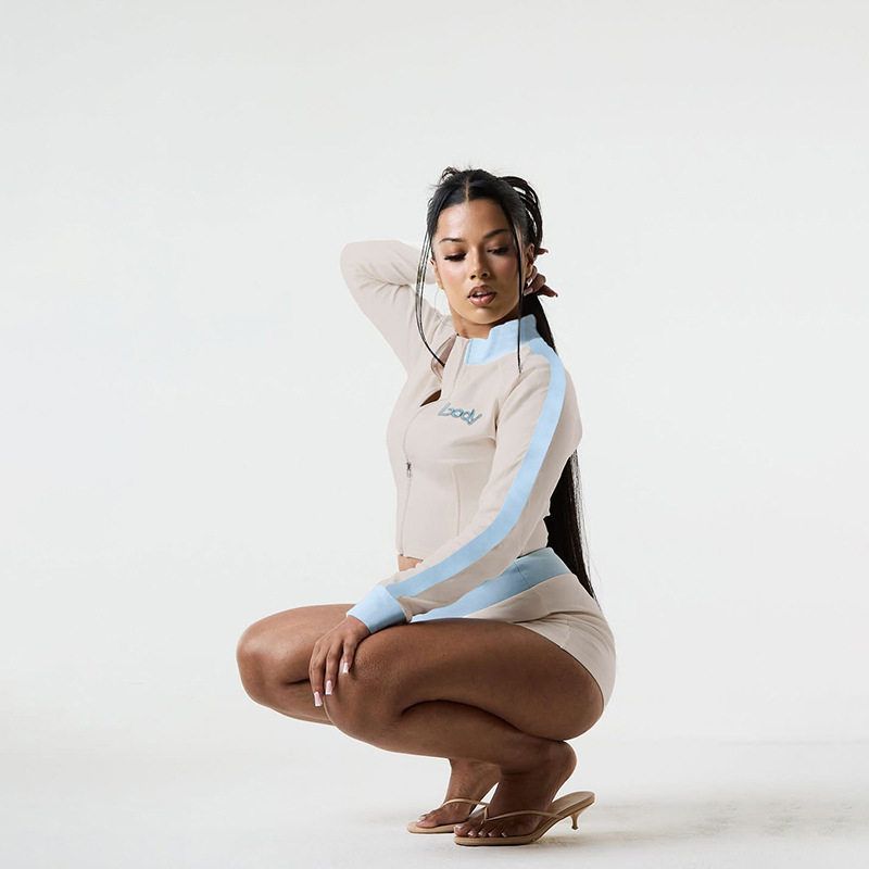 European and American Cross-Border 2026 Autumn New Women s Fashion Long-Sleeve Stand Collar Color-Blocking Zipper Embroidered Sports Shorts Set Blue L
European and American Cross-Border 2026 Autumn New Women s Fashion Long-Sleeve Stand Collar Color-Blocking Zipper Embroidered Sports Shorts Set Blue L