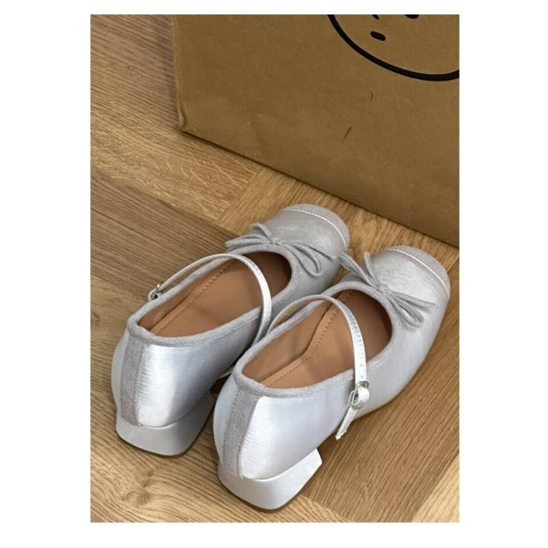 Мода 2025Новые весенние женские балетки с бантом-бабочкой Модная уличная обувь для платья Женские туфли на плоской подошве 33 серебряный
Мода 2025Новые весенние женские балетки с бантом-бабочкой Модная уличная обувь для платья Женские туфли на плоской подошве 33 серебряный