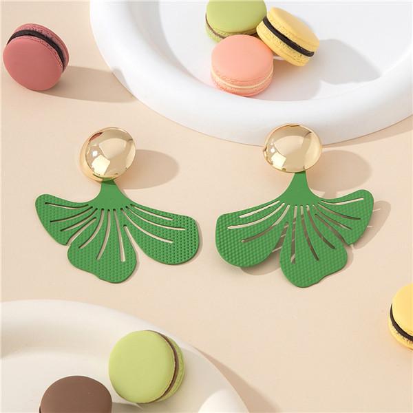 Green clover flower hollow stud earrings creative fashion exquisite daily vacation travel versatile flowers
Green clover flower hollow stud earrings creative fashion exquisite daily vacation travel versatile flowers