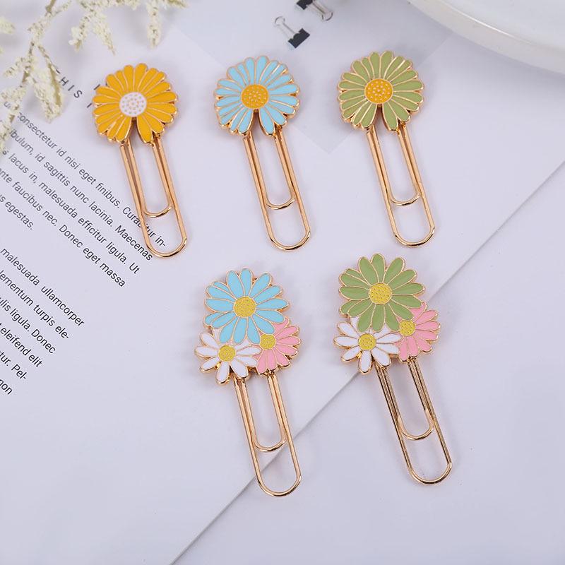 Colorful Daisy Paperclip Bookmark Set - Single or Trio Pieces Single Daisy: Green
Colorful Daisy Paperclip Bookmark Set - Single or Trio Pieces Single Daisy: Green