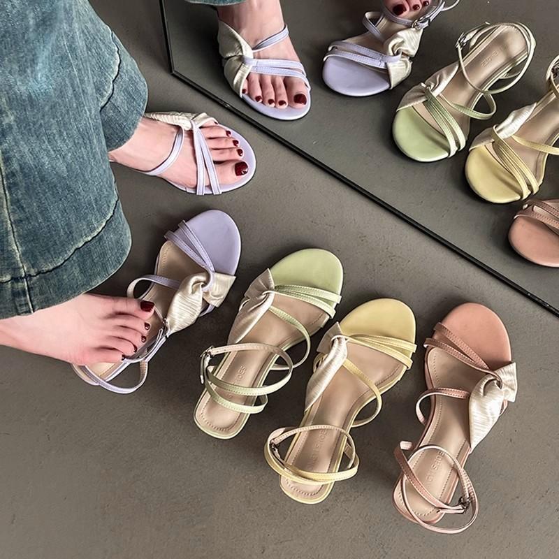 Gentle stiletto Roman high heels one-word buckle fairy style sandals summer new fashion women cool slippers 35 рожевий
Gentle stiletto Roman high heels one-word buckle fairy style sandals summer new fashion women cool slippers 35 рожевий