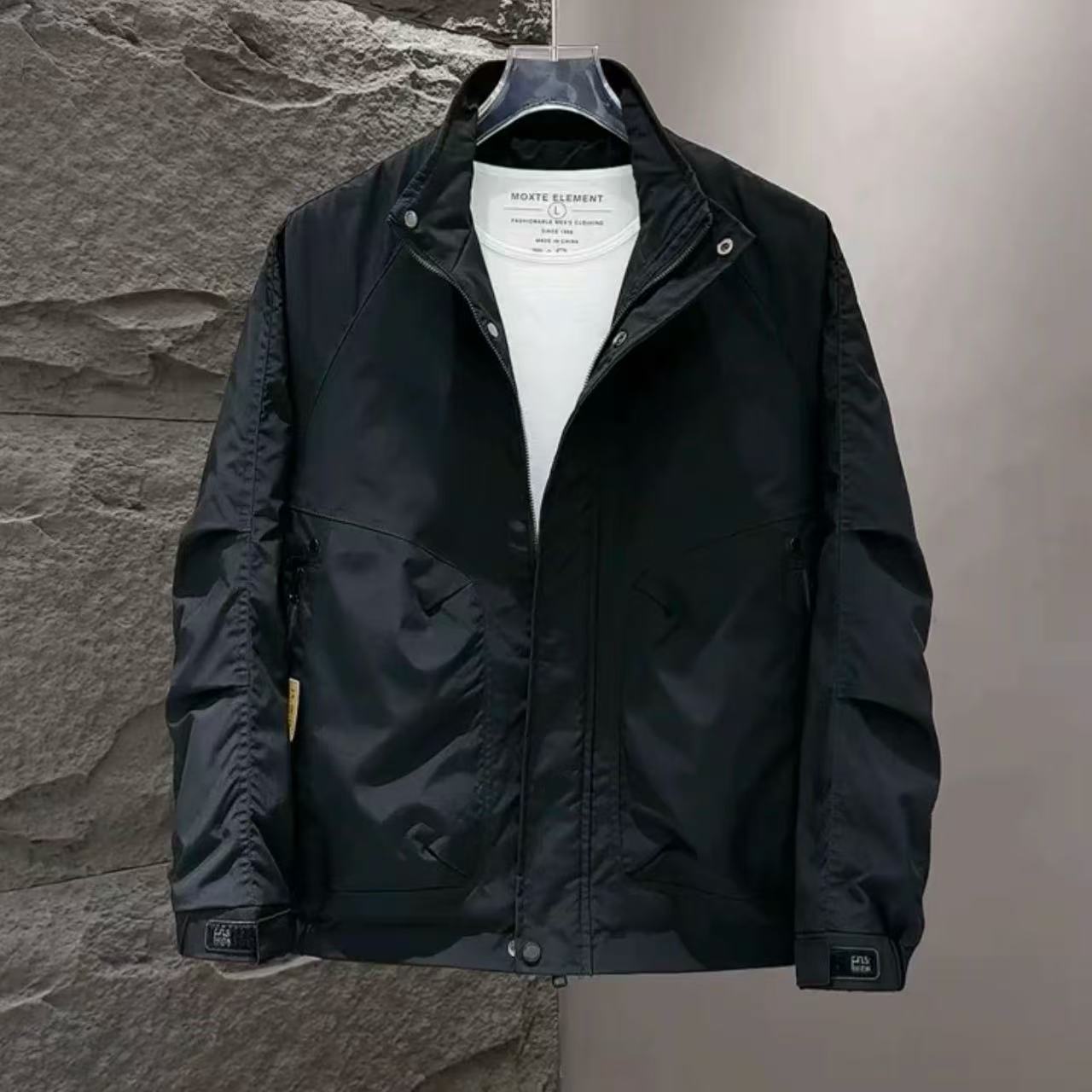 Трендовая куртка с воротником-стойкой для мужчин, весенне-летняя, хулиганская, красивая куртка, мужская, трендовая, осенняя одежда, повседневный топ, рабочая, повседневная, мужская 4XL (recommended 185-102.5kg) чёрный
Трендовая куртка с воротником-стойкой для мужчин, весенне-летняя, хулиганская, красивая куртка, мужская, трендовая, осенняя одежда, повседневный топ, рабочая, повседневная, мужская 4XL (recommended 185-102.5kg) чёрный