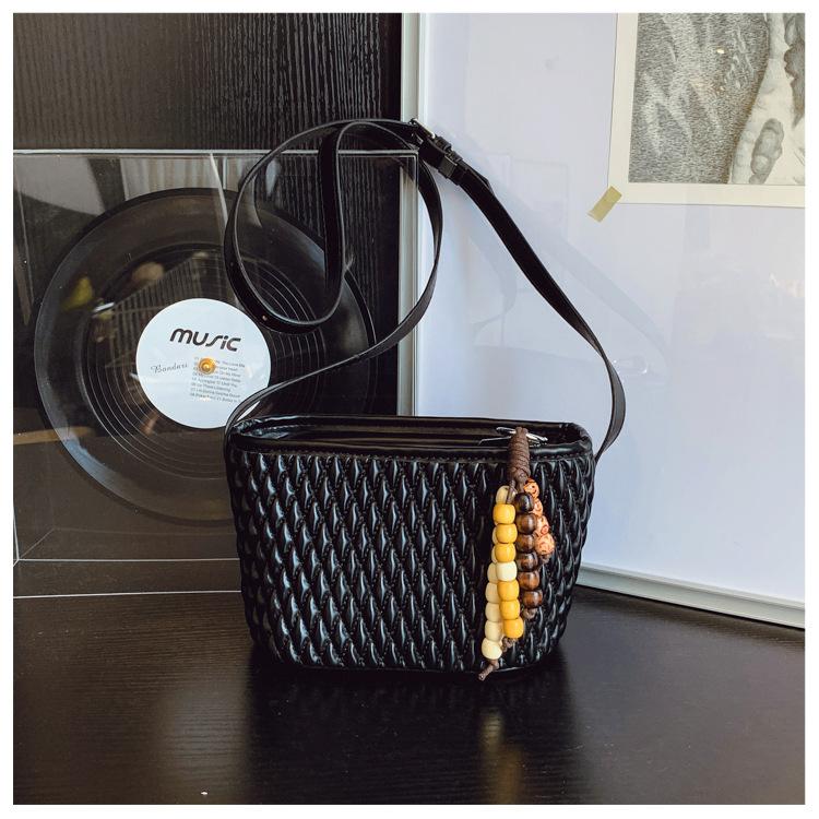 Fashion and casual diamond bucket bag women s 2025 new Korean ins niche design simple shoulder bag messenger bag чёрный
Fashion and casual diamond bucket bag women s 2025 new Korean ins niche design simple shoulder bag messenger bag чёрный