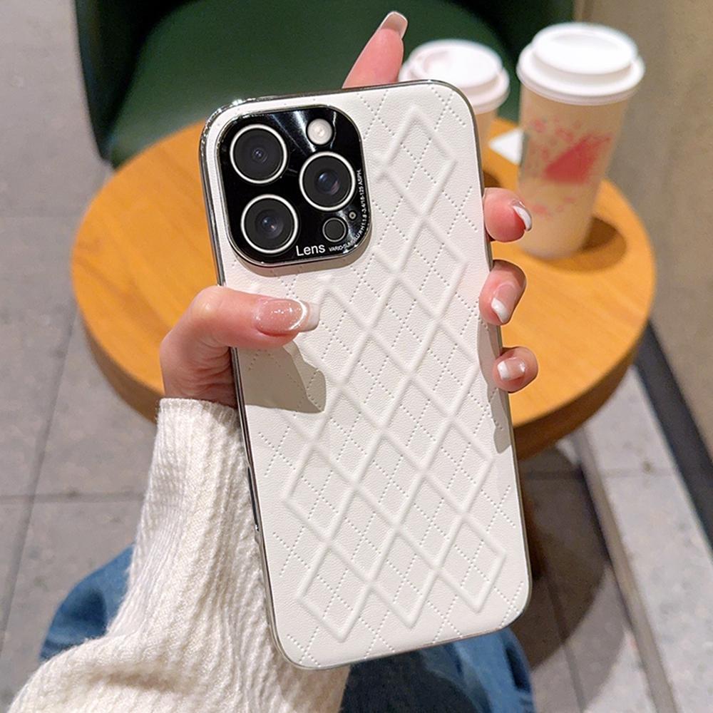 For iPhone 15 Pro Case Electroplated Silver Edge Rhombus Pattern PC+PU Leather Phone Back Cover Black
For iPhone 15 Pro Case Electroplated Silver Edge Rhombus Pattern PC+PU Leather Phone Back Cover Black