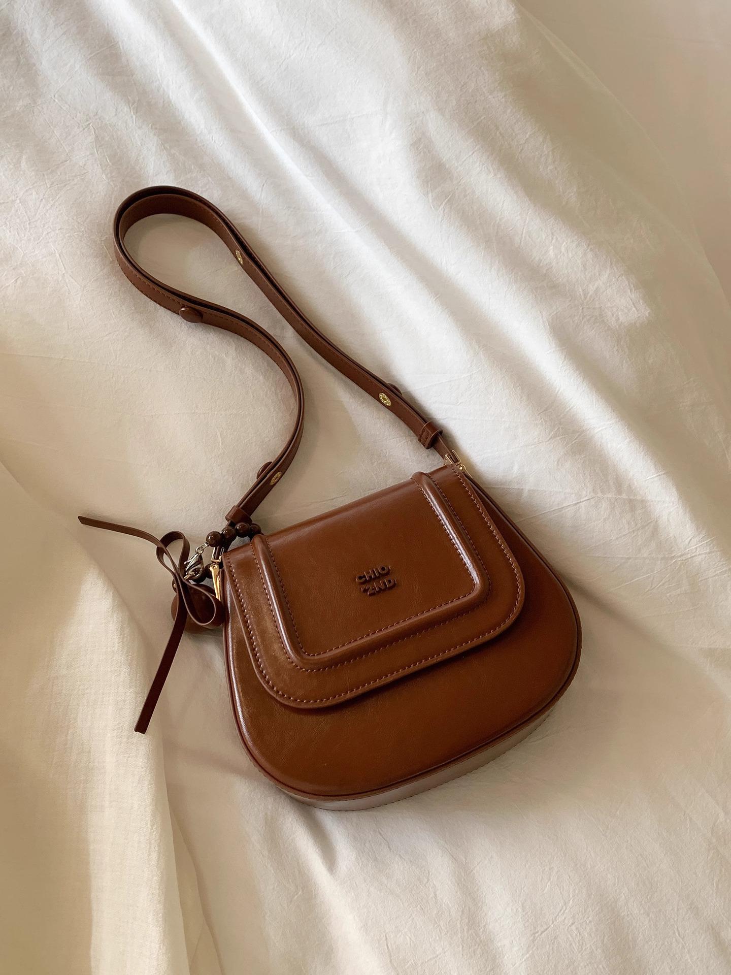 Autumn Radio Small Square Bag 2024 New Versatile Fashion Oblique Span Shoulder Handbag коричневий
Autumn Radio Small Square Bag 2024 New Versatile Fashion Oblique Span Shoulder Handbag коричневий
