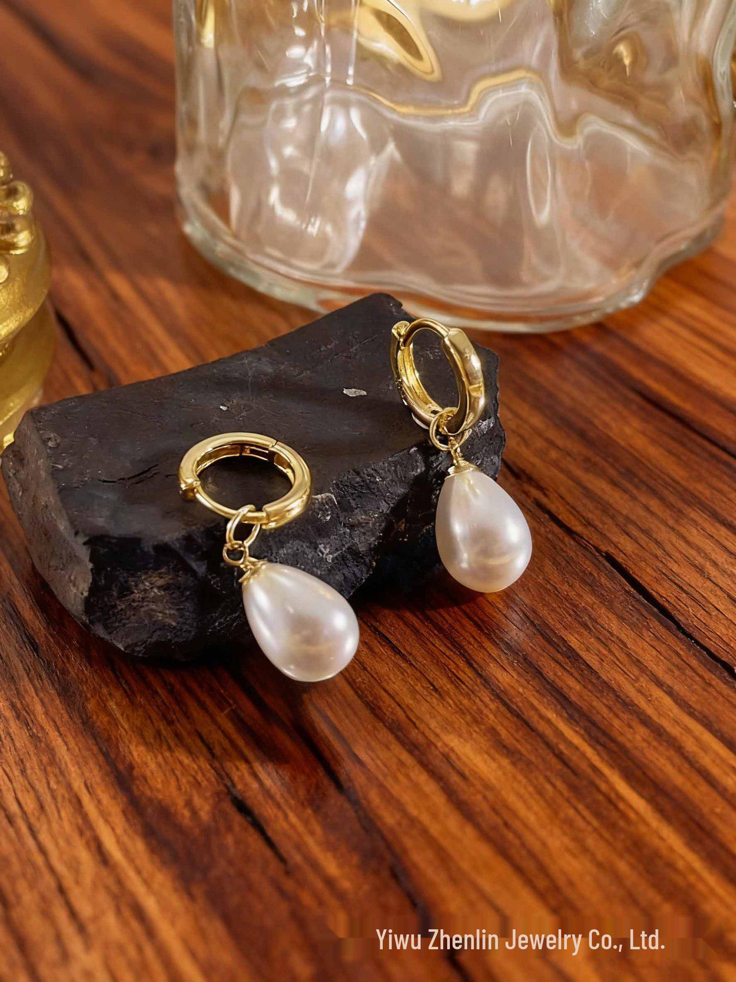 Teardrop Pearl Gold Stud Earrings: Elegant Design for Daily Wear or Gifts золотой
Teardrop Pearl Gold Stud Earrings: Elegant Design for Daily Wear or Gifts золотой