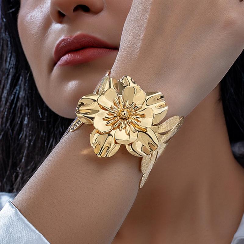 DIEZI Персонализированные Панк Браслеты-манжеты с цветами и листьями для женщин, Винтажный золотой цвет, Металлический браслет, Панк, Новый подарок, Ювелирные изделия
DIEZI Персонализированные Панк Браслеты-манжеты с цветами и листьями для женщин, Винтажный золотой цвет, Металлический браслет, Панк, Новый подарок, Ювелирные изделия