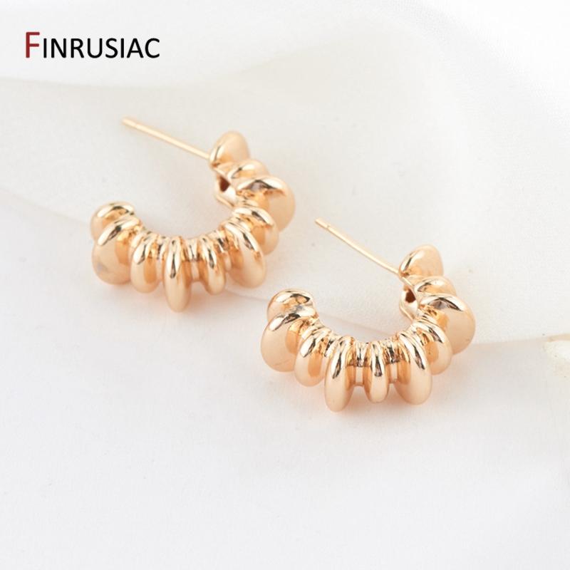3 Types Women s C-Shaped Semicircle Pleated Woven Vintage Exaggerated Gold-Plated Earrings Silver Plated Needle Stud Earrings 1 Pair
3 Types Women s C-Shaped Semicircle Pleated Woven Vintage Exaggerated Gold-Plated Earrings Silver Plated Needle Stud Earrings 1 Pair