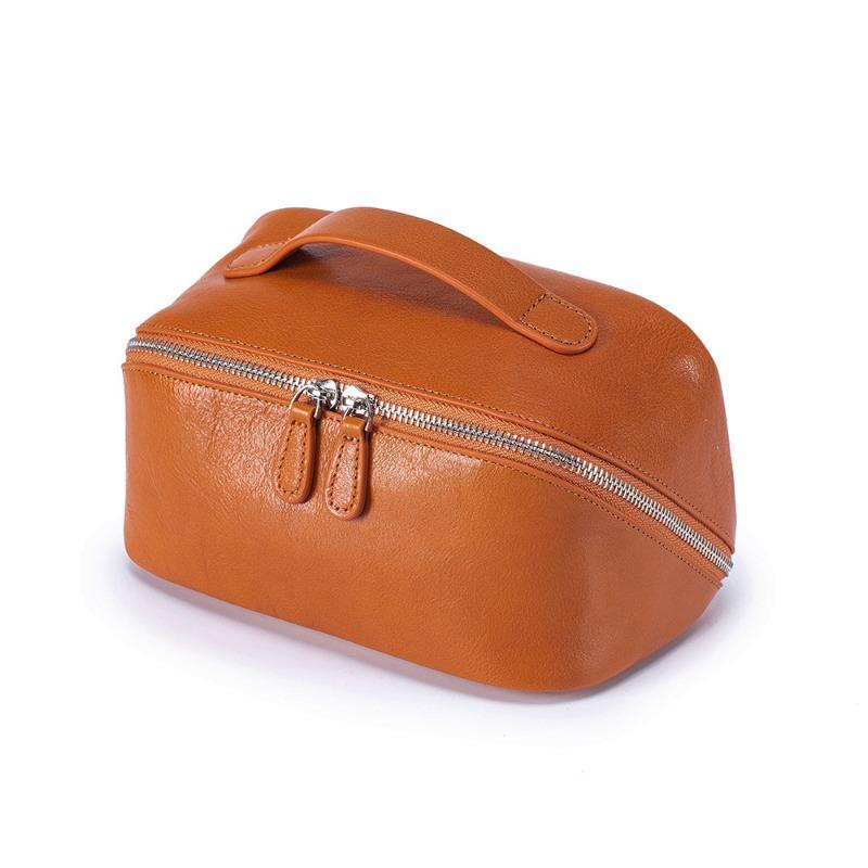 New vegetable tanned first layer cowhide portable cosmetic bag large capacity light luxury portable toilet bag leather travel storage bag
New vegetable tanned first layer cowhide portable cosmetic bag large capacity light luxury portable toilet bag leather travel storage bag