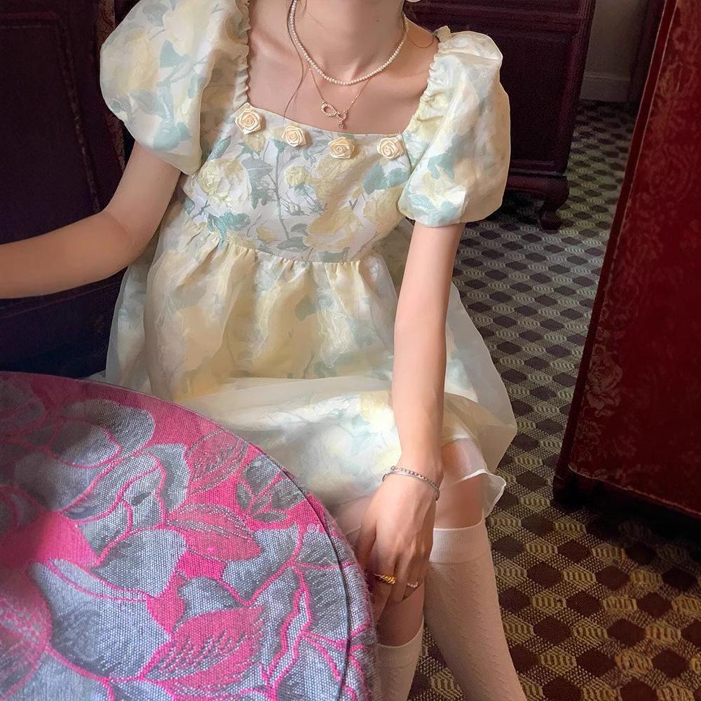 2025 Summer French Puff Sleeve Floral Dress: Waist-Hugging Square Neck, Short & Sexy Small
2025 Summer French Puff Sleeve Floral Dress: Waist-Hugging Square Neck, Short & Sexy Small
