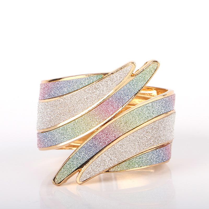 Нерегулярный браслет-манжета хиппи панк рок браслет для женщин ювелирные изделия аксессуар
Нерегулярный браслет-манжета хиппи панк рок браслет для женщин ювелирные изделия аксессуар