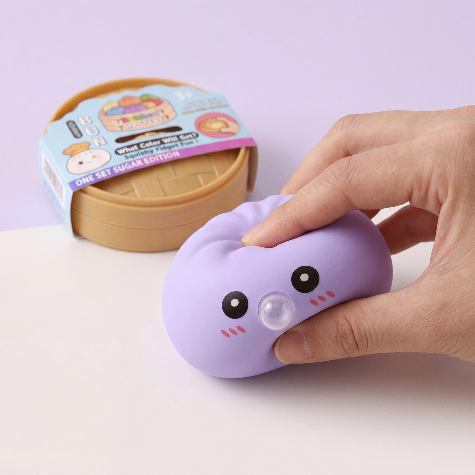 Bun-shaped cute bubble blowing toy series Children s Outdoor Hand-Operated Fun Bubble Machine Cute Stress Reliever purple
Bun-shaped cute bubble blowing toy series Children s Outdoor Hand-Operated Fun Bubble Machine Cute Stress Reliever purple