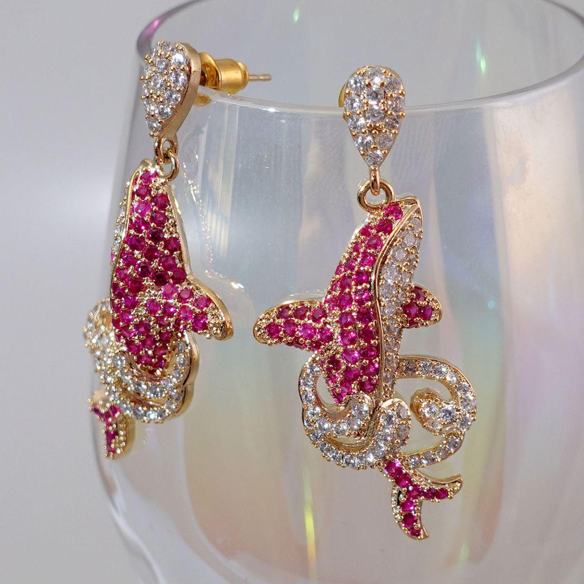Dolphin Zircon Micro-Pavé Vintage Earrings: Luxurious & Retro High-End Jewelry for Women
Dolphin Zircon Micro-Pavé Vintage Earrings: Luxurious & Retro High-End Jewelry for Women
