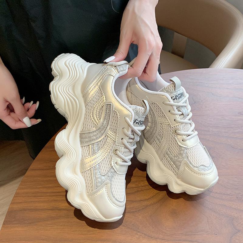 Кожаные сетчатые дышащие туфли Daddy Shoes женские летние новые универсальные повседневные кроссовки с толстой подошвой увеличенного размера 40
Кожаные сетчатые дышащие туфли Daddy Shoes женские летние новые универсальные повседневные кроссовки с толстой подошвой увеличенного размера 40