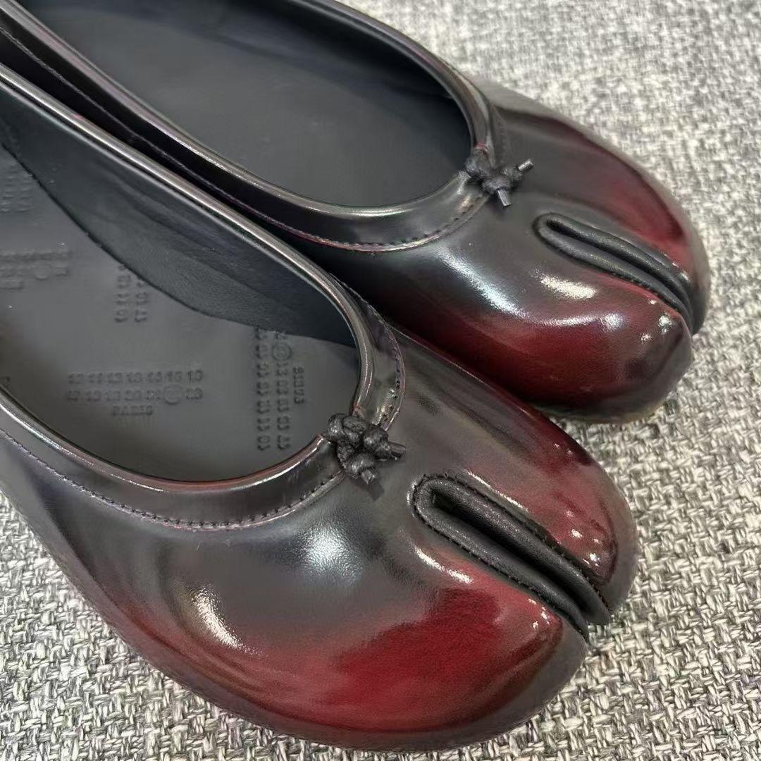 Европейская станция женская обувь 2025 новая кожаная ретро обувь с раздвоенным носком и каблуком «свиные копытца» женские туфли-лодочки на плоской подошве с одним ремешком туфли «Дуду» 40
Европейская станция женская обувь 2025 новая кожаная ретро обувь с раздвоенным носком и каблуком «свиные копытца» женские туфли-лодочки на плоской подошве с одним ремешком туфли «Дуду» 40