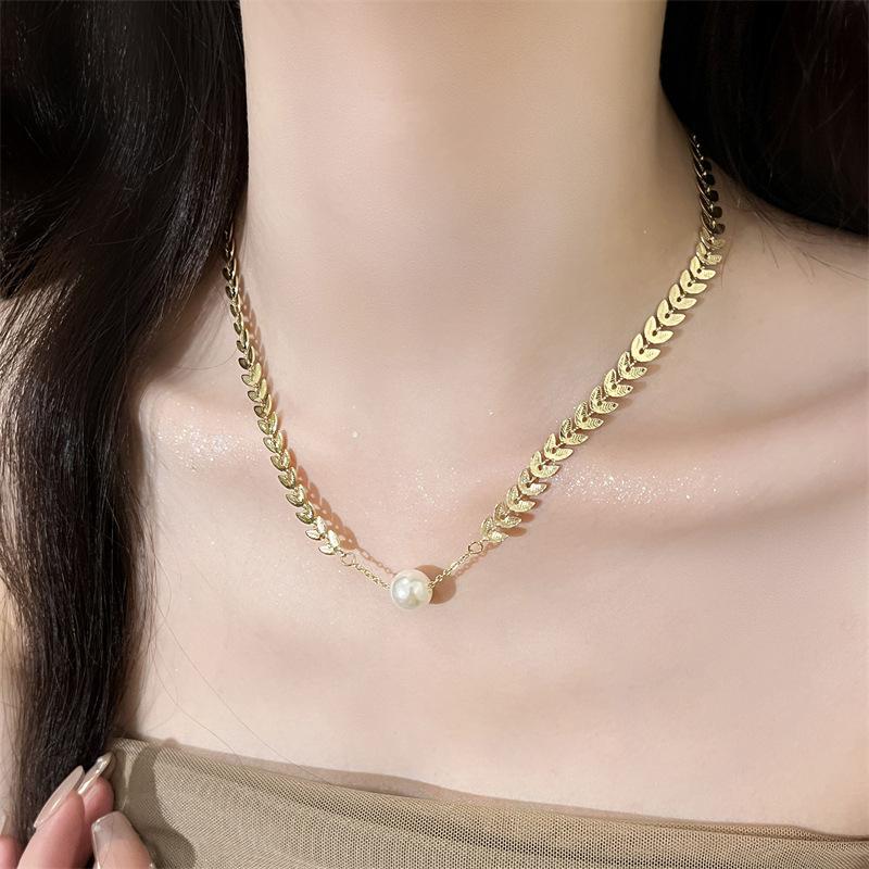 2023 New Fashion Trend Unique Design Exquisite Light Luxury Gold Color Pearl Necklace For Women Zircon Party Premium Gift
2023 New Fashion Trend Unique Design Exquisite Light Luxury Gold Color Pearl Necklace For Women Zircon Party Premium Gift