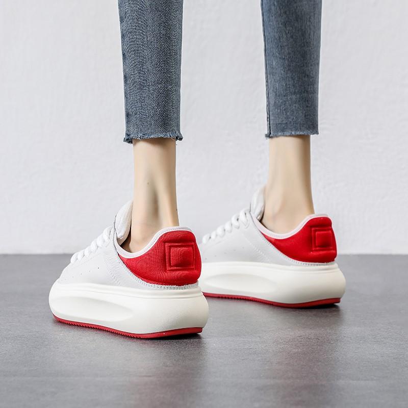 Кроссовки женские толстые из натуральной коровьей кожи разных цветов на платформе и танкетке, женские удобные мокасины на шнуровке, модная обувь 3 см 40 красный
Кроссовки женские толстые из натуральной коровьей кожи разных цветов на платформе и танкетке, женские удобные мокасины на шнуровке, модная обувь 3 см 40 красный