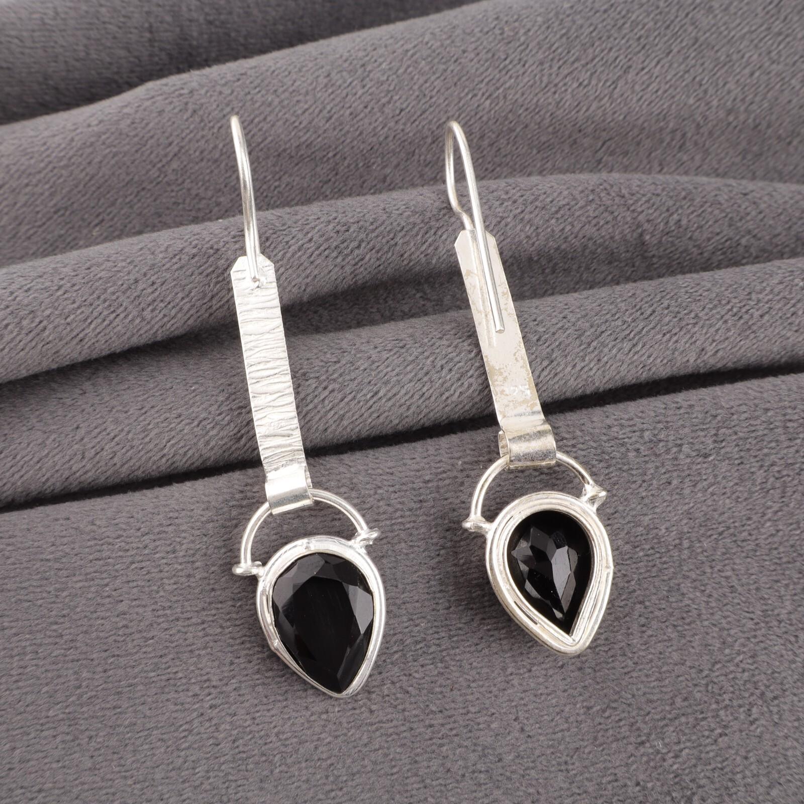 Black Onyx Gemstone 925 Sterling Silver Jewelry Handmade Bohemian Earrings 2.3 EE-166-18
Black Onyx Gemstone 925 Sterling Silver Jewelry Handmade Bohemian Earrings 2.3 EE-166-18