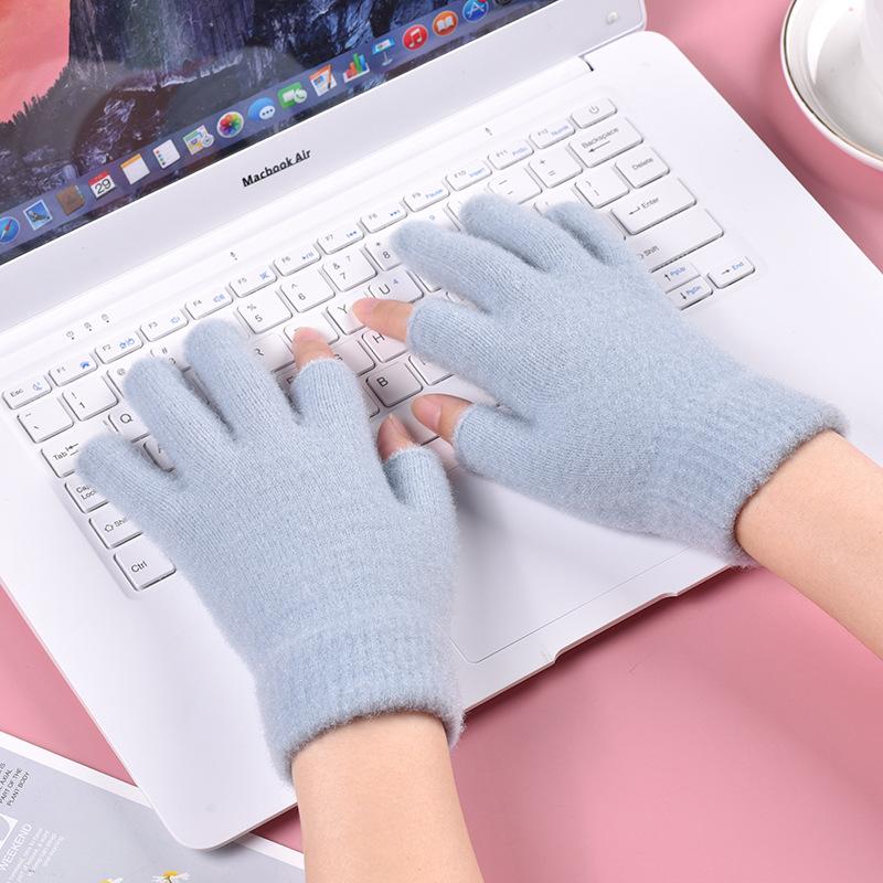 Missing Two Fingers In Winter, Crystal Yarn New Product, Game for Male and Female Students, Mobile Phone Touch Screen Knitted Gloves average size
Missing Two Fingers In Winter, Crystal Yarn New Product, Game for Male and Female Students, Mobile Phone Touch Screen Knitted Gloves average size