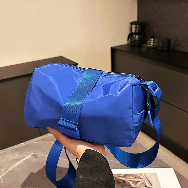 Oxford cloth messenger bag fashion high-end fitness bag women s small horizontal casual solid color shoulder toast bag чёрный
Oxford cloth messenger bag fashion high-end fitness bag women s small horizontal casual solid color shoulder toast bag чёрный