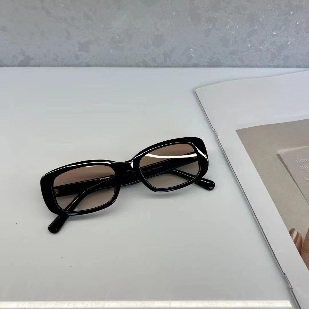 Top Superior Quality Designer-made Sunglasseses Woman TR90 Material Superior Quality Rectangular Shape Women s Glasses Driving Hiking Men Sunglasses
Top Superior Quality Designer-made Sunglasseses Woman TR90 Material Superior Quality Rectangular Shape Women s Glasses Driving Hiking Men Sunglasses