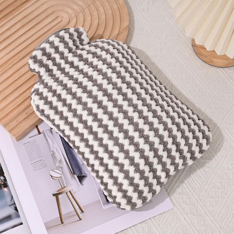 Pabei Striped PVC Hot Water Bottle
Pabei Striped PVC Hot Water Bottle