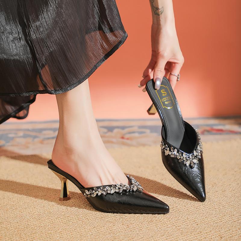 Beautiful sandals to wear outside spring and summer new pointed rhinestone temperament stiletto high heels bag head half slippers women 43
Beautiful sandals to wear outside spring and summer new pointed rhinestone temperament stiletto high heels bag head half slippers women 43