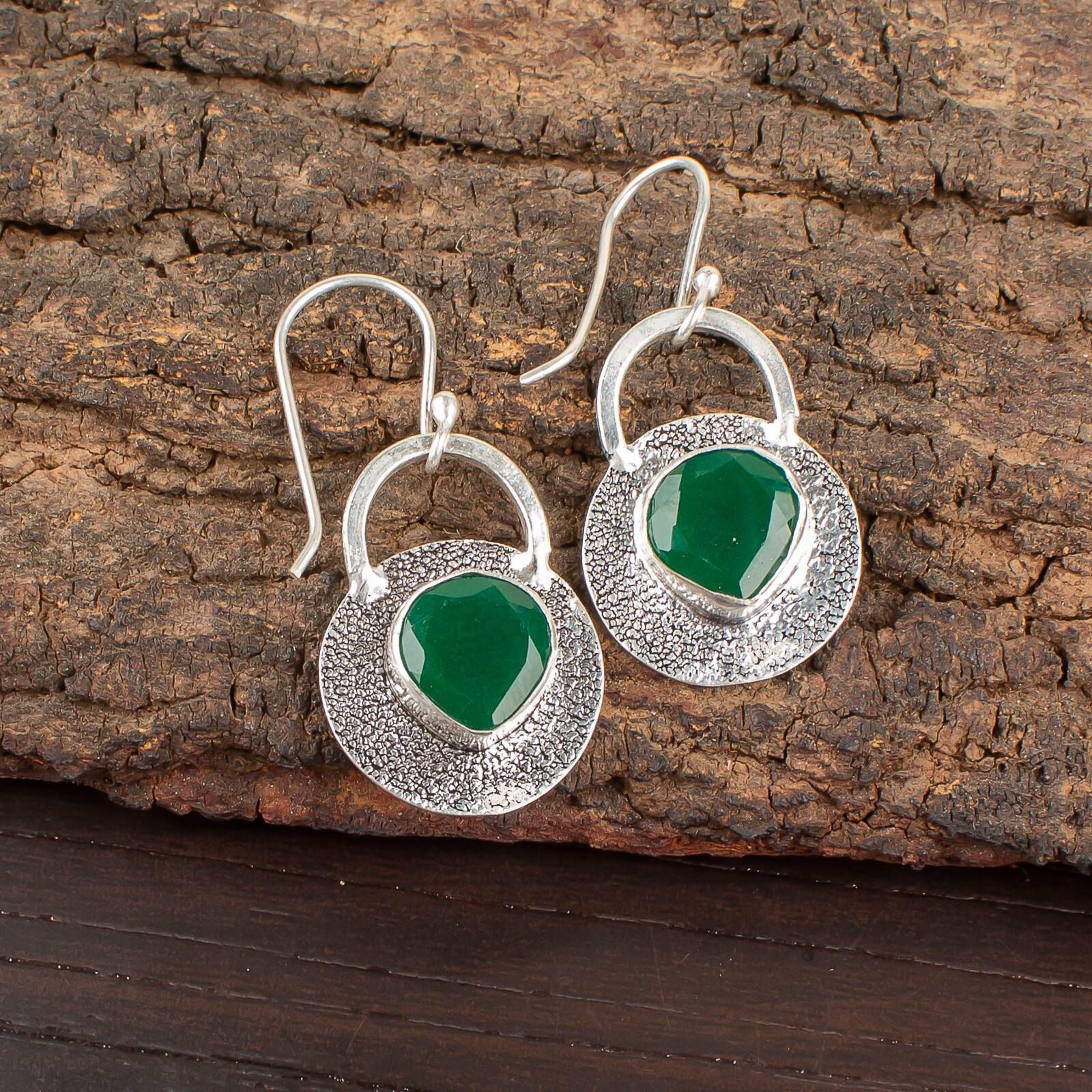 Green Onyx Gemstone 925 Sterling Silver Jewelry Handmade Dangle Earrings 1.30 EE-63-16
Green Onyx Gemstone 925 Sterling Silver Jewelry Handmade Dangle Earrings 1.30 EE-63-16